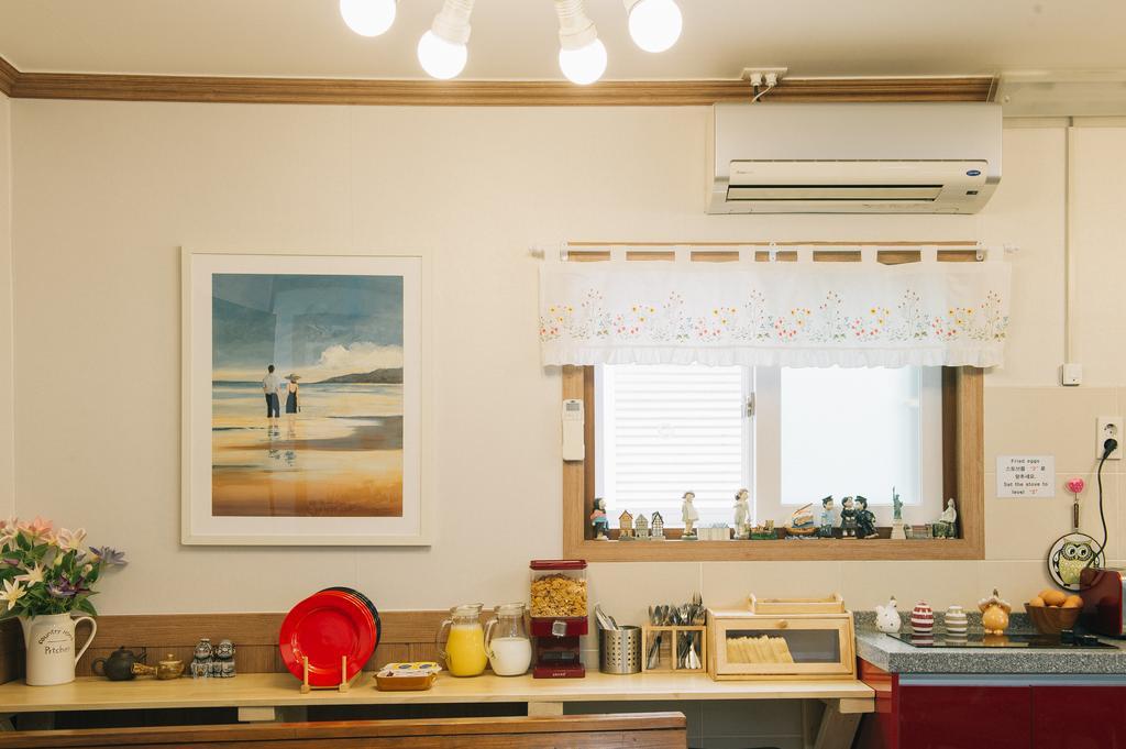 We Guesthouse Μπουσάν Εξωτερικό φωτογραφία