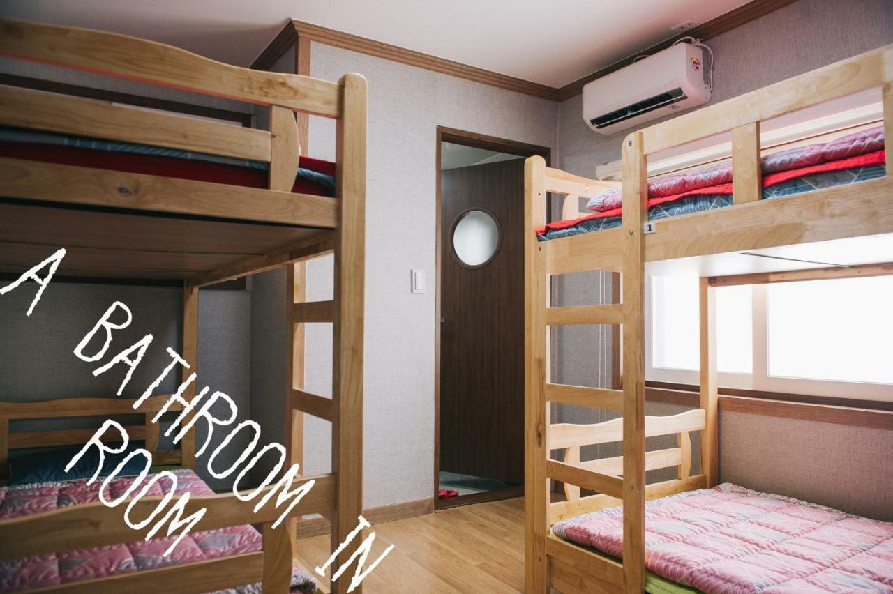 We Guesthouse Μπουσάν Εξωτερικό φωτογραφία