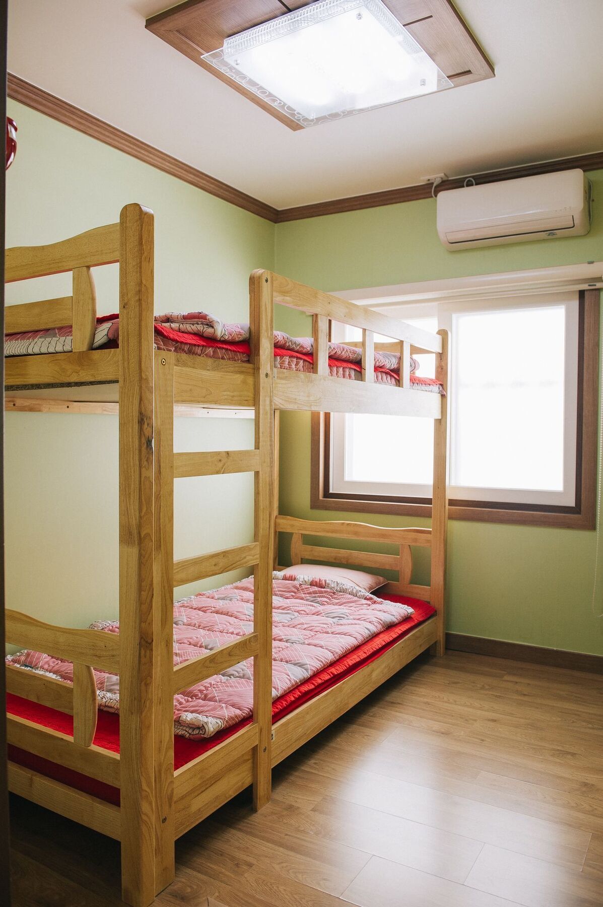 We Guesthouse Μπουσάν Εξωτερικό φωτογραφία